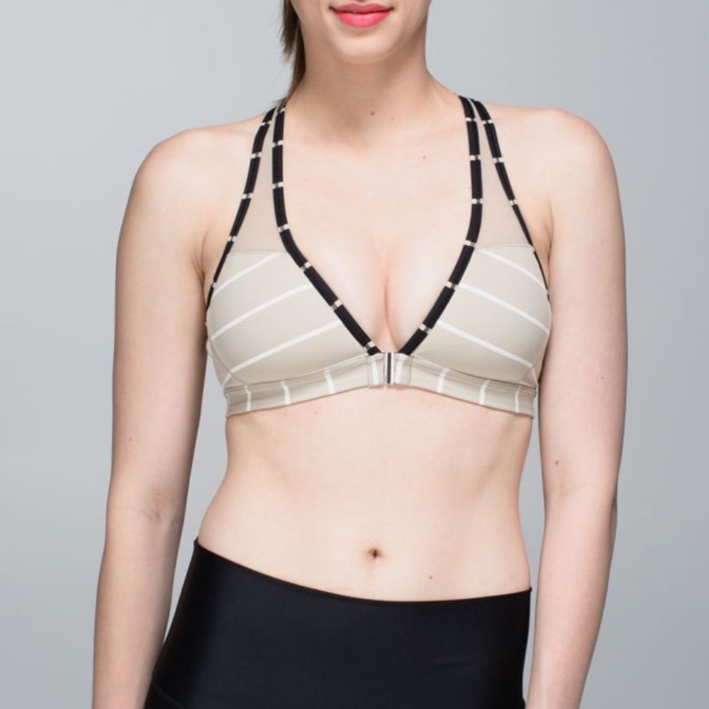 Lululemon 🍋 Easy Breath Bra Cayman Stripe Size 8